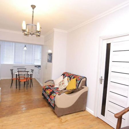 Newly Renovated Modern 2 Bed Apt Near Gur-E-Amir Apartman Szamarkand Kültér fotó